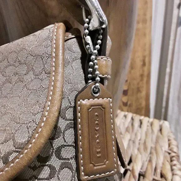 VINTAGE COACH MEDIUM SOHO SIGNATURE BAG - Picture 3 of 10